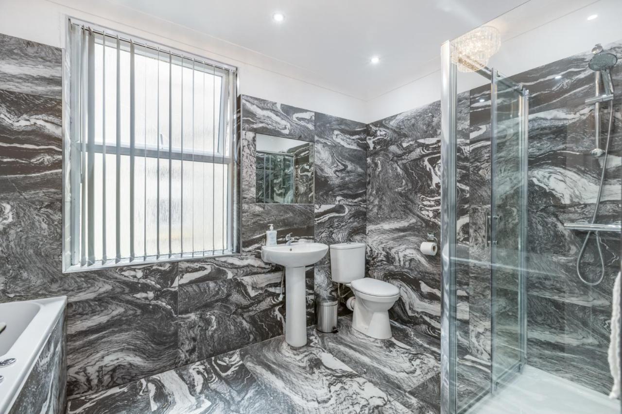 Crystal Towers Sasco Apartments بلاكبول المظهر الخارجي الصورة
